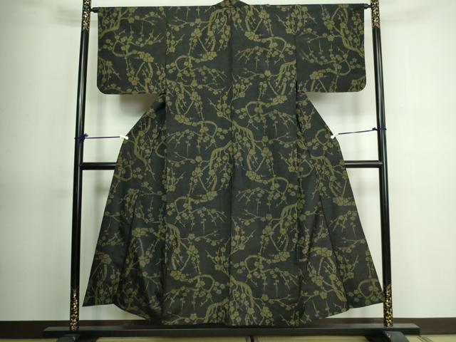 平和屋着物▽上質な紬 単衣 枝梅文 黒地 正絹 逸品 DAAV9747sf