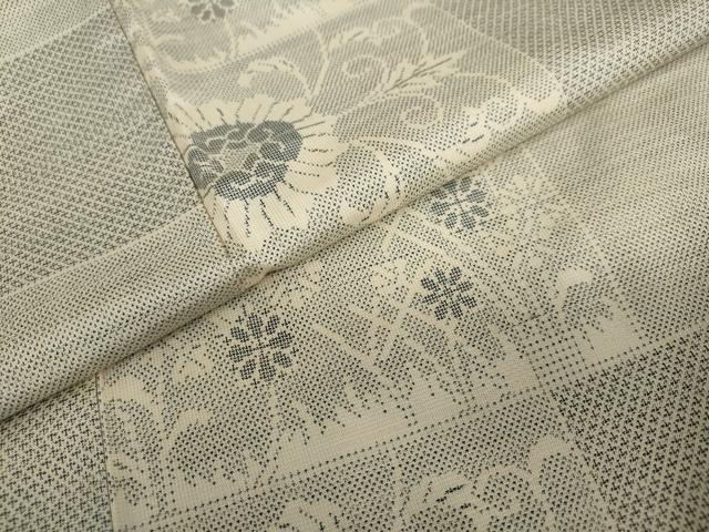 平和屋着物●本場大島紬 白大島 9マルキ 格子草花文 正絹 逸品 DAAW5083ud
