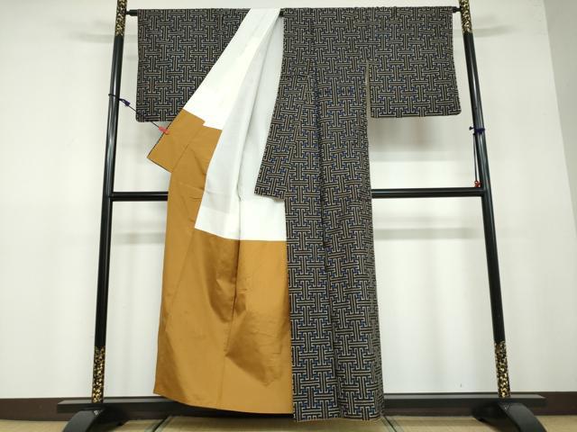 平和屋着物●本場大島紬 龍郷絣 秋名バラ 正絹 逸品 DAAW5137ud