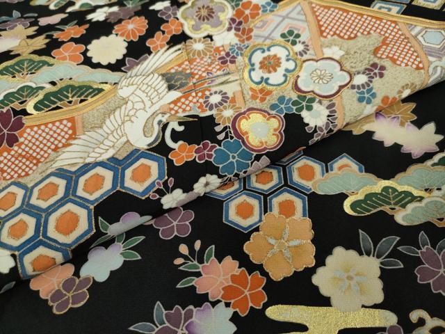 平和屋着物●豪華黒留袖 駒刺繍 吉祥飛鶴草花文 金彩 無落款 正絹 逸品 DAAW5676ud