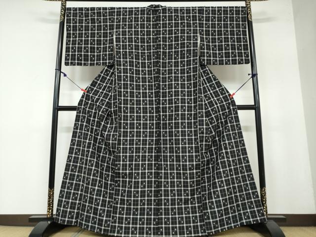 平和屋着物●上質な紬 絣格子 黒地 正絹 逸品 DAAW5964ud