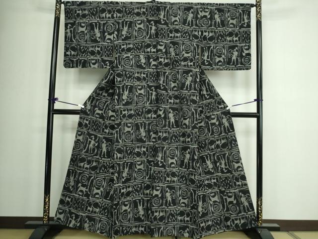 平和屋着物▽上質な紬 単衣 壁画文様 狩猟文 黒地 正絹 逸品 未使用 DAAW9276sf