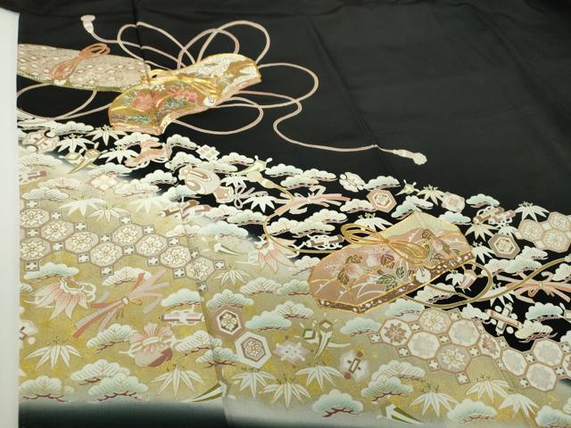 平和屋着物●豪華黒留袖 作家物 駒刺繍 宝尽くし 文箱花文 暈し染め 金彩 正絹 逸品 DAAY1540ps