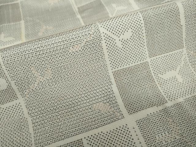 平和屋着物●本場大島紬 白大島 120亀甲 格子枝葉文 正絹 逸品 DAAY5593ud