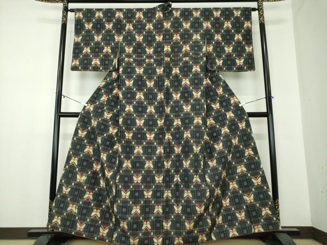 平和屋着物●上質な紬 格子舞蝶文 黒地 正絹 逸品 DAAZ0223ps