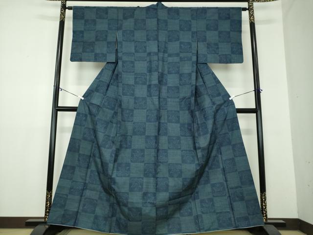 平和屋着物●本場大島紬 7マルキ 市松花文 正絹 逸品 DAAZ0566ps