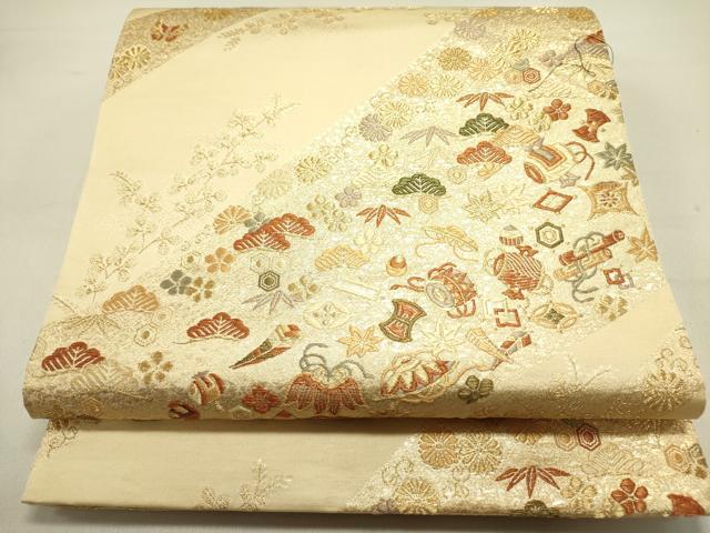 平和屋着物●六通柄袋帯 宝尽くし舞蝶花文 金糸 正絹 逸品 DAAZ2335op