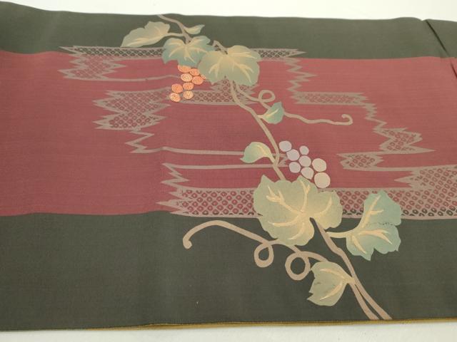 平和屋着物●太鼓柄袋帯 駒刺繍 葡萄蔦の葉文 黒地 金彩 正絹 逸品 DAAZ3119ob