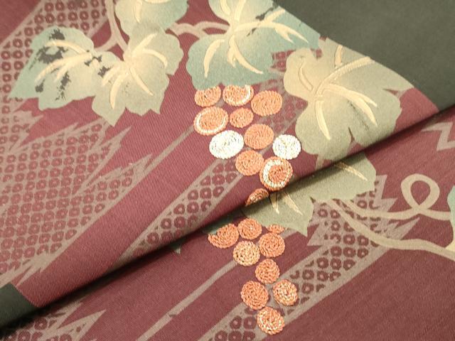 平和屋着物●太鼓柄袋帯 駒刺繍 葡萄蔦の葉文 黒地 金彩 正絹 逸品 DAAZ3119ob