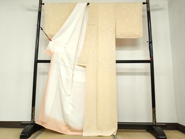 平和屋着物●上質な色無地 流水草花地紋 薄香色 正絹 逸品 未使用 DAAZ7393ud
