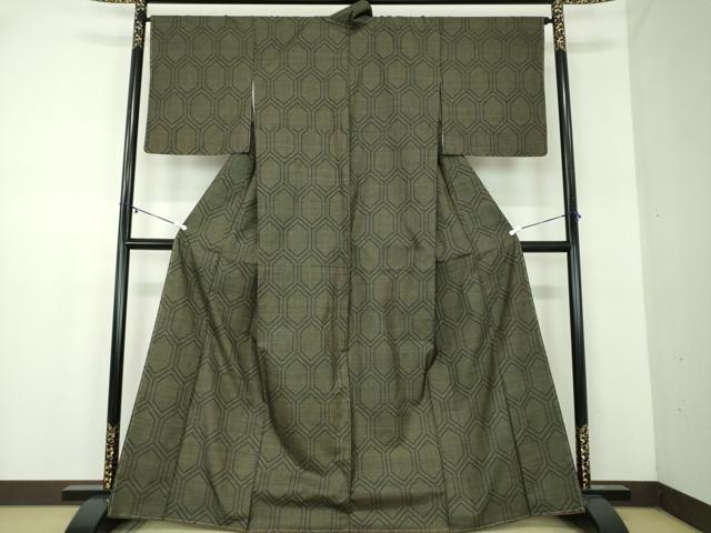 平和屋着物●本場大島紬 7マルキ 亀甲繋ぎ 正絹 逸品 未使用 DABA1946ps