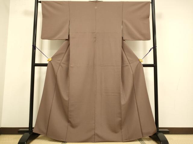 平和屋着物●洗える最高級着物 <英>はなぶさ謹製 色無地 煎茶色 DABA8867du