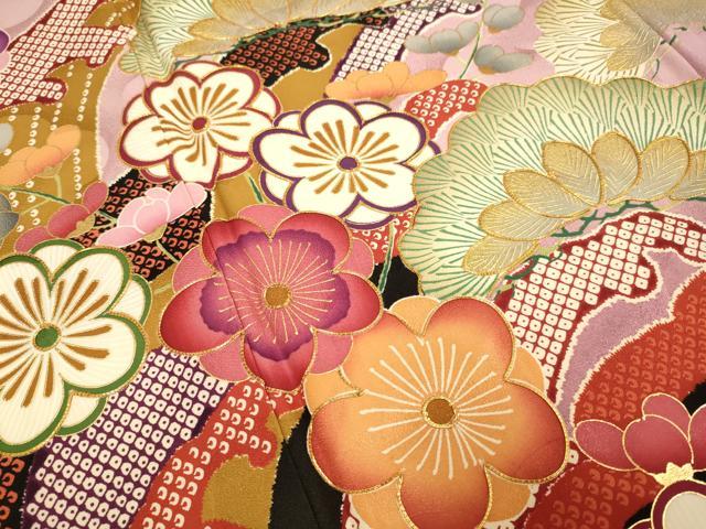 平和屋着物●紫綬褒章 巨匠『岩田専太郎』 振袖 駒刺繍 立波梅松文 暈し染め 金彩 正絹 逸品 DABA8887du