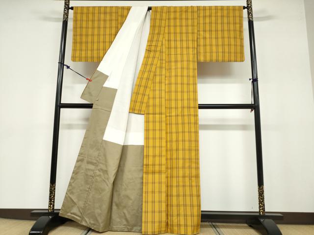 平和屋着物●本場黄八丈 平織 紬 格子文 さが美扱い 正絹 逸品 DABB0695ud