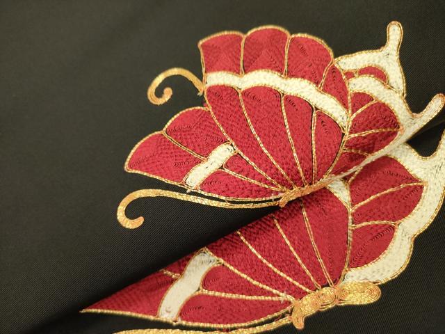 平和屋着物●塩瀬 九寸名古屋帯 駒刺繍 総刺繍 舞蝶文 黒地 正絹 逸品 DABB7122op