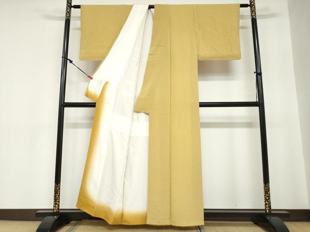 平和屋着物●上質な色無地 芥子色 鬼しぼ縮緬 正絹 逸品 DABC2202ud