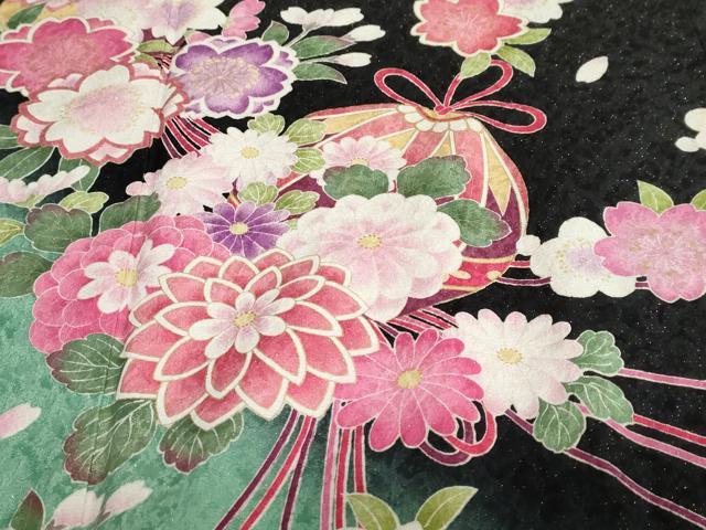 平和屋着物●豪華振袖 花鞠文 暈し染め 金彩 黒地 正絹 逸品 DABC2444ud