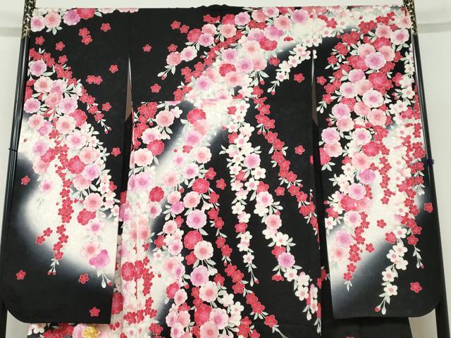 平和屋着物●豪華振袖 駒刺繍 枝垂れ草花文 黒地 金彩 正絹 逸品 DABC2446ud