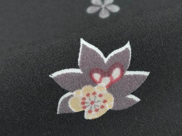 平和屋着物●小紋 舞葉草花文 黒地 洗える着物 未使用 DABC2463ud