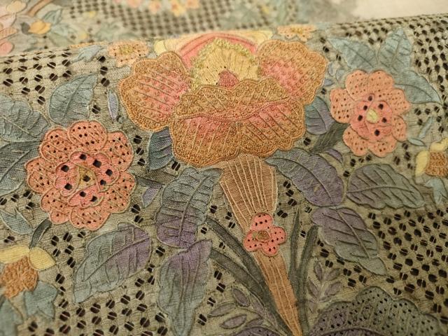 平和屋着物●中国三大刺繍 スワトウ相良刺繍 汕頭相良刺繍 総刺繍 つけ帯 紬地 更紗花文 正絹 逸品 DABD1513ps