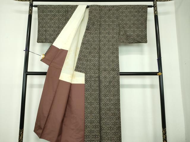 平和屋着物●本場大島紬 龍郷絣 菱文 正絹 逸品 DABD1670ps