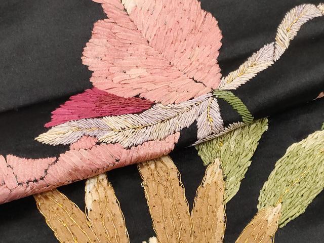 平和屋着物▼和装小物 帯地 総手刺繍 草花文 黒地 金糸 リメイク生地 材料 逸品 DABD7958zzz