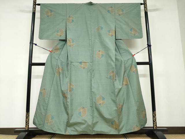 平和屋着物●本場大島紬 総絣 9マルキ 舞蝶亀甲文 正絹 逸品 DABD9106ud