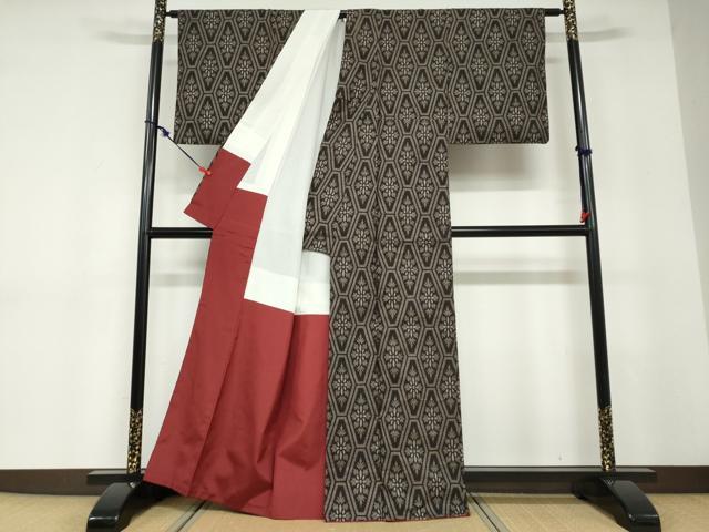 平和屋着物●本場大島紬 7マルキ 花菱文 正絹 逸品 DABD9158ud