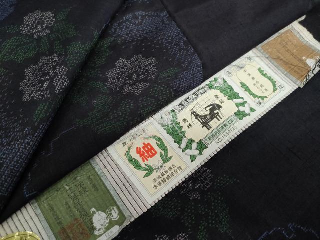 平和屋着物●本場結城紬 重要無形文化財 100亀甲 雪輪草花文 証紙付き 正絹 逸品 DABD9172ud