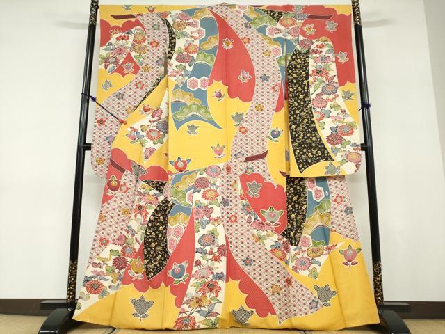 平和屋着物●和染紅型 栗山紅型 栗山吉三郎 振袖 宝尽くし吉祥草花文 金通し地 正絹 逸品 DABD9409ud