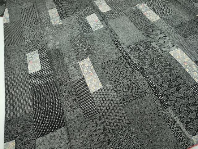 平和屋着物●伝統工芸士 染谷梅治 江戸小紋 百柄 短冊吉祥草花文 黒地 さが美扱い 正絹 逸品 DABD9461ud