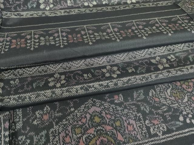 平和屋着物▽上質な紬 単衣 横段花文 黒地 正絹 逸品 DABE4215az