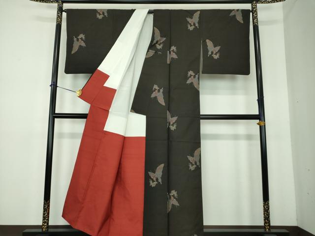 平和屋着物●本場大島紬 9マルキ 地空 舞蝶文 正絹 逸品 DABE5647ps