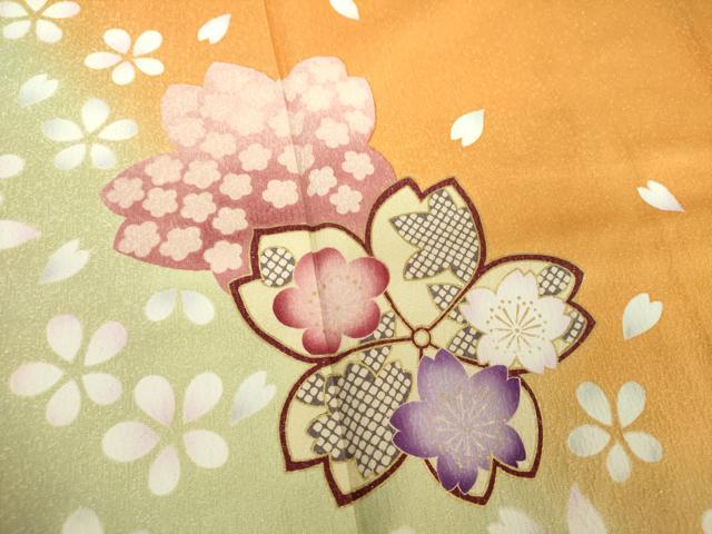 平和屋着物●豪華振袖 舞桜 暈し染め 金彩 銀通し地 正絹 逸品 DABE5682ps
