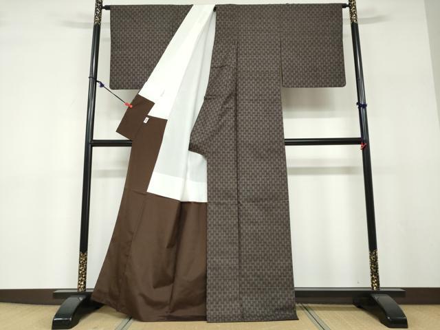 平和屋着物●本場大島紬 古代染色純泥染 麻の葉文様 証紙付き 正絹 逸品 DABF1163ud