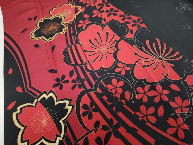 平和屋着物●豪華振袖 舞桜文 黒地 金彩 正絹 逸品 DABF1272ud