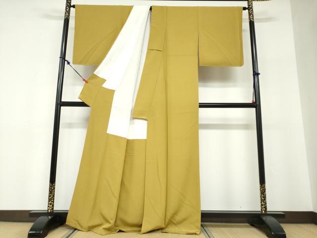 平和屋着物●上質な色無地 芥子色 反端付き 正絹 逸品 未使用 DABF1428ud