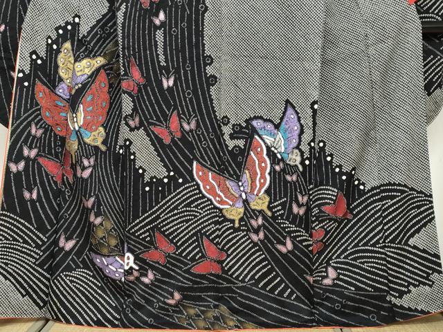 平和屋着物●豪華振袖 絞り 舞蝶文 黒地 金銀彩 正絹 逸品 DABF1447ud
