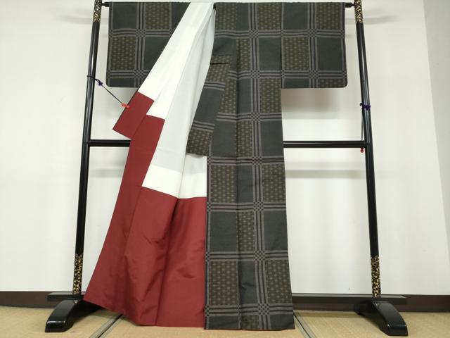平和屋着物●本場大島紬 7マルキ 変わり格子文 正絹 逸品 DABF1487ud
