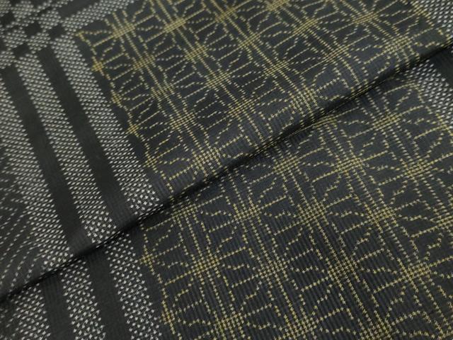 平和屋着物●本場大島紬 7マルキ 変わり格子文 正絹 逸品 DABF1487ud