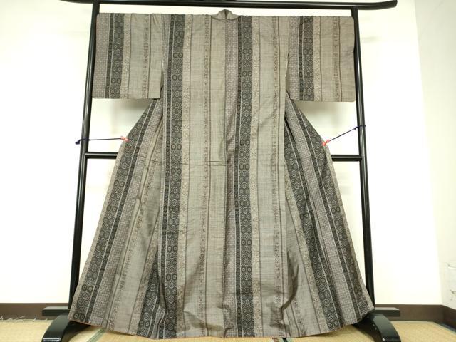 平和屋着物●本場大島紬 9マルキ 亀甲花間道 正絹 逸品 DABF3171op