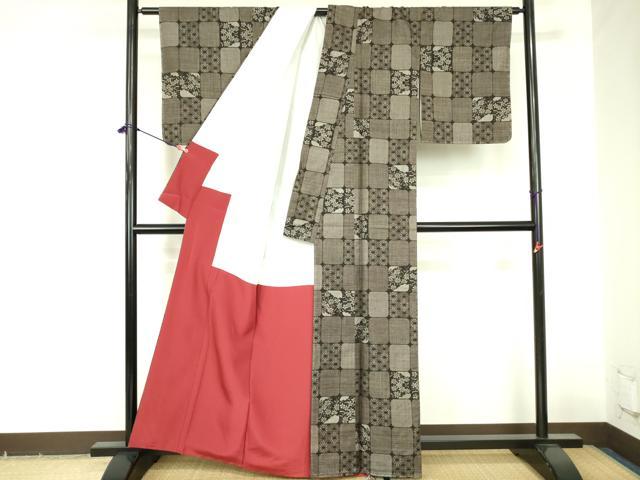 平和屋着物●本場大島紬 7マルキ 麻の葉格子花文 正絹 逸品 未使用 DABF3721op