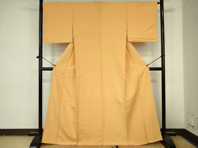 平和屋着物●上質な色無地 紗綾形花地紋 萱草色 正絹 逸品 DABF3722op