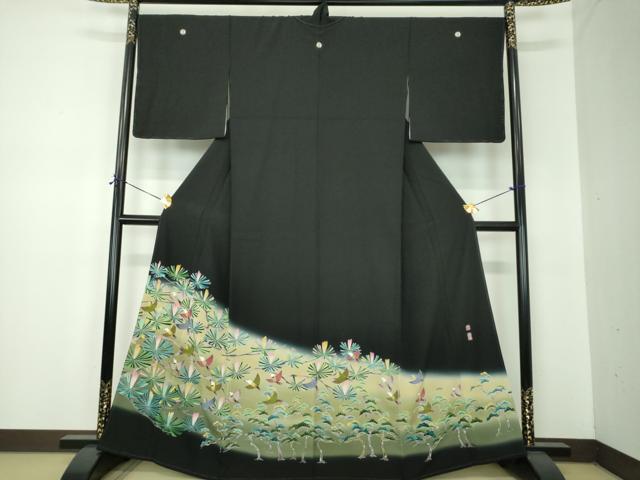 平和屋着物●京加賀友禅 百貫達雄 黒留袖 群れ鳥 松文 暈し染め 正絹 逸品 未使用 DABF7250ps