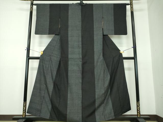 平和屋着物●結城紬 100亀甲 間道 黒地 正絹 逸品 DABF7274ps