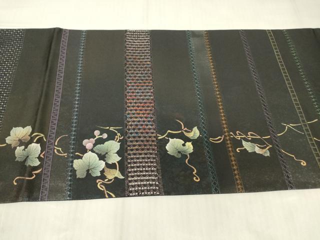 平和屋着物●極上 中国三大刺繍 スワトウ刺繍 汕頭刺繍 総刺繍 袋帯 葡萄蔦の葉文 黒地 金彩 引箔 正絹 逸品 DABG0933az