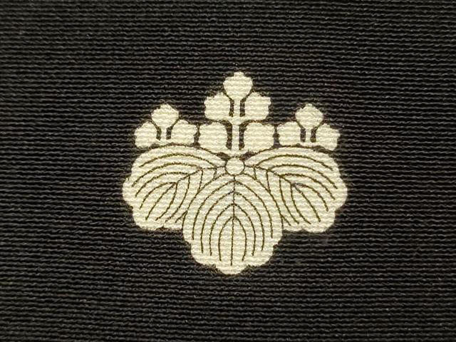 平和屋着物■豪華黒留袖 作家物 駒刺繍 扇面孔雀花文 宝尽くし 金糸 正絹 逸品 DABG1743ya