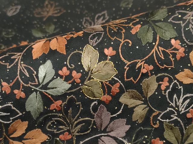平和屋着物●本場縞大島紬 訪問着 駒刺繍 唐草文 黒地 金彩 ますいわ屋扱い 正絹 逸品 DABG2285ud