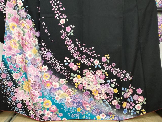 平和屋着物●豪華振袖 手毬草花文 暈し染め 黒地 金彩 正絹 逸品 DABG2917ud