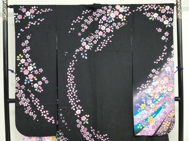 平和屋着物●豪華振袖 手毬草花文 暈し染め 黒地 金彩 正絹 逸品 DABG2917ud